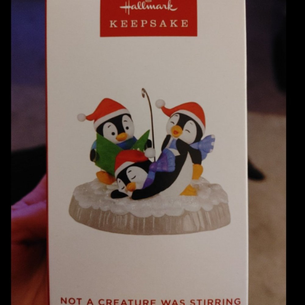 2022 Hallmark Keepsake Ornament "Not a Creature was Stirring" Penguins